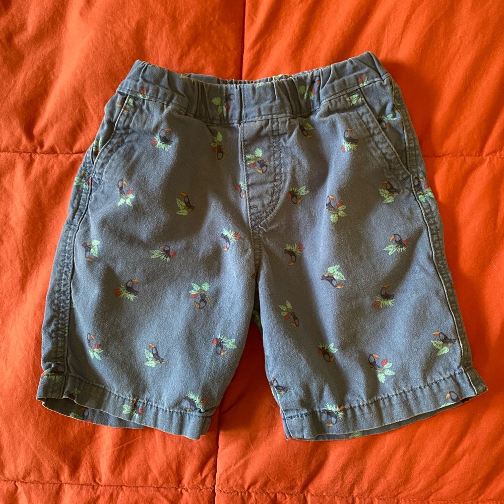 Uniqlo relaxed fit toucan shorts, Size 3-4